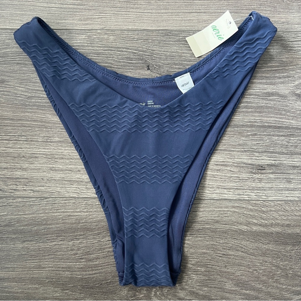 AERIE Cheeky Bikini Bottom Size Small Navy Blue Wavy Ribbed High Cut Tropical